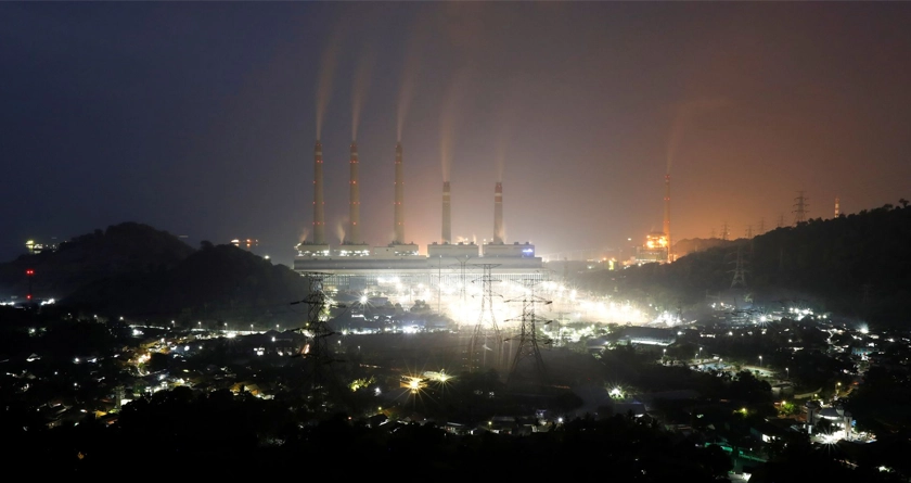 Draft of a key climate report by the UN’s IPCC got leaked. It said fossil power plants must close by the next decade